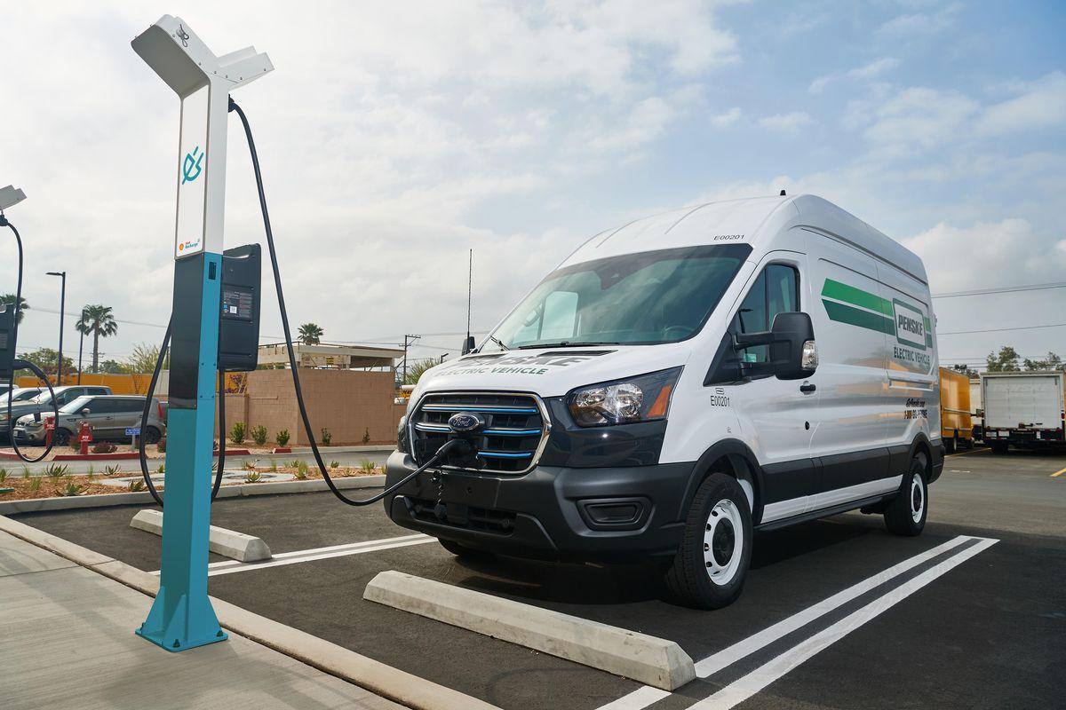 Truck Leasing and Shell Recharge Solutions North America announced a new joint initiative to support light-duty electric vehicle (EV) charging at Penske locations.